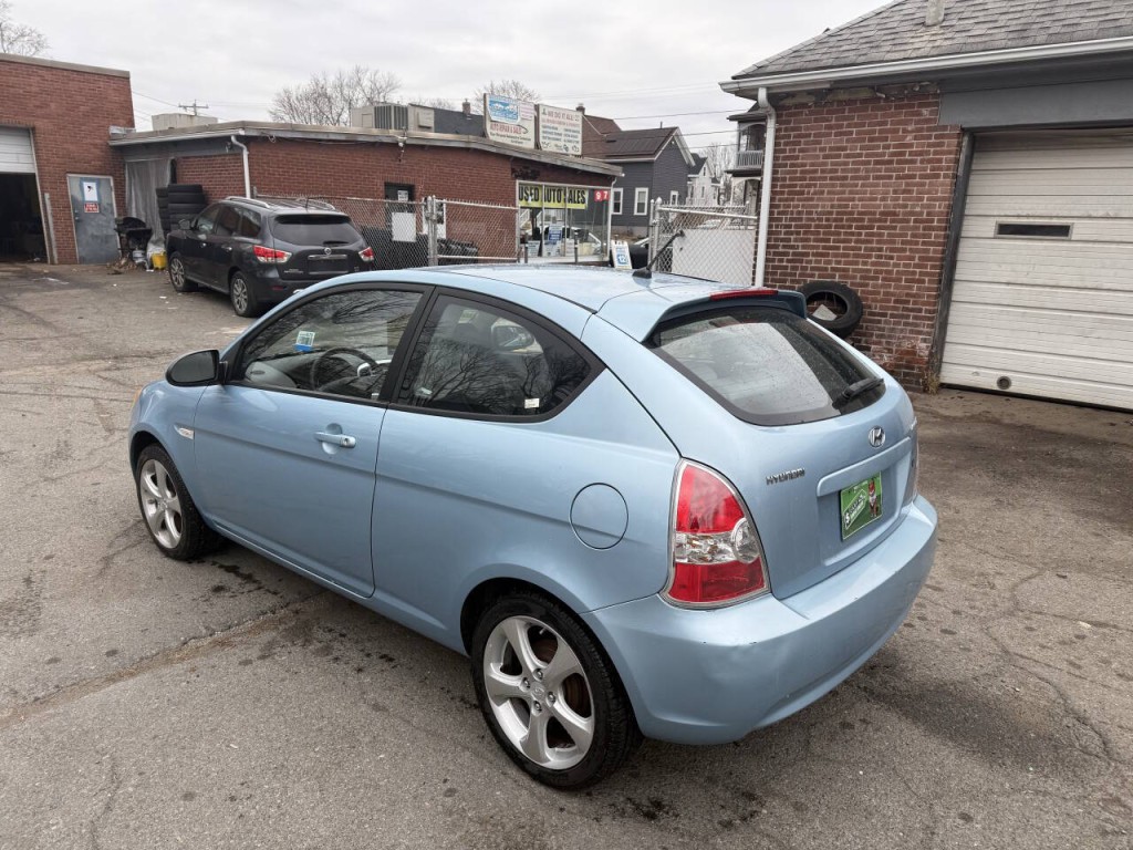 2008 Hyundai Accent Image 5
