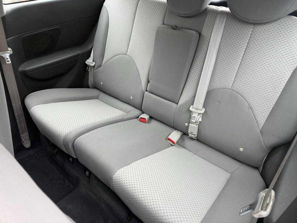 2008 Hyundai Accent Image 15