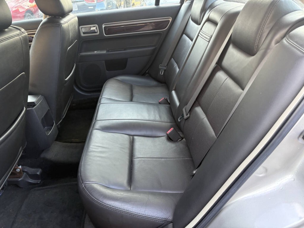 2007 Lincoln MKZ Image 18