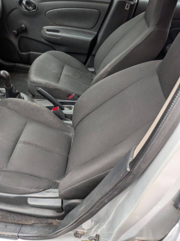 2017 Nissan Versa Image 9