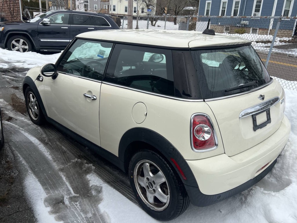 2011 MINI Cooper Image 7