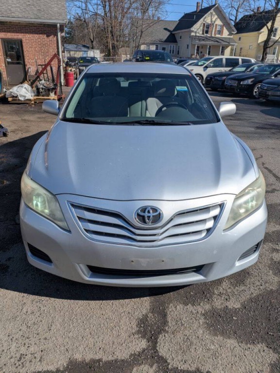 2010 Toyota Camry Image 2