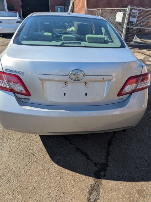 2010 Toyota Camry Image 7
