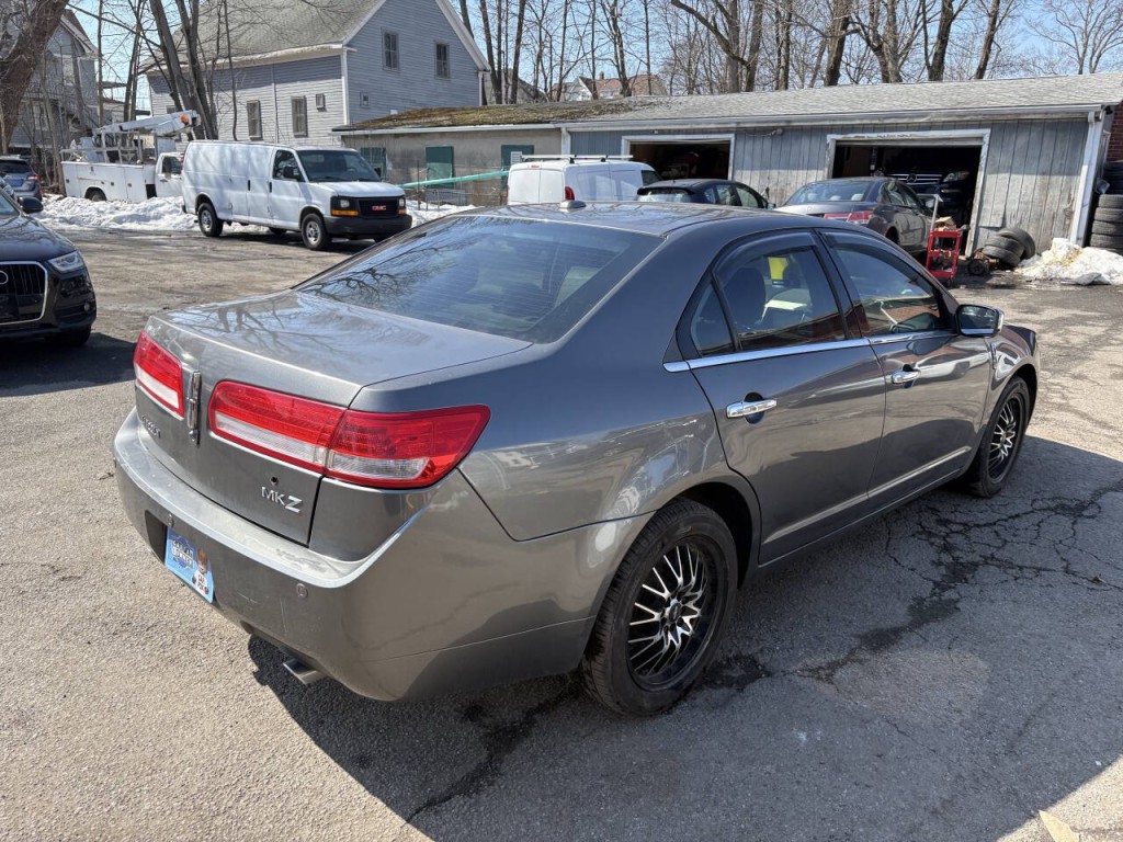 2012 Lincoln MKZ Image 3