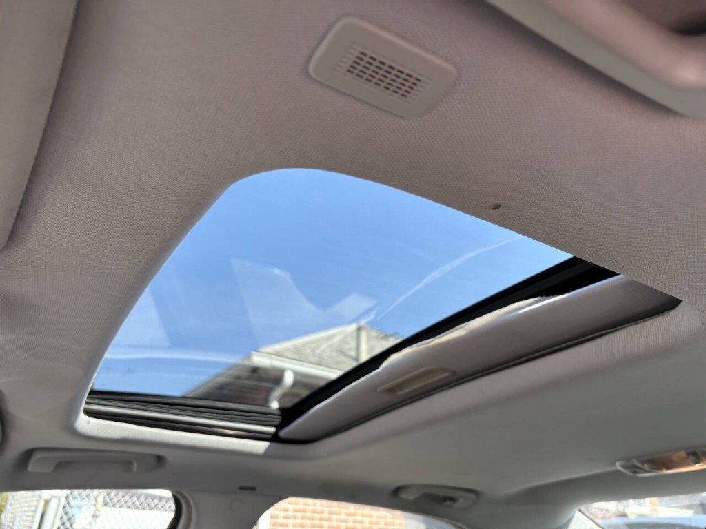 2012 Lincoln MKZ Image 9