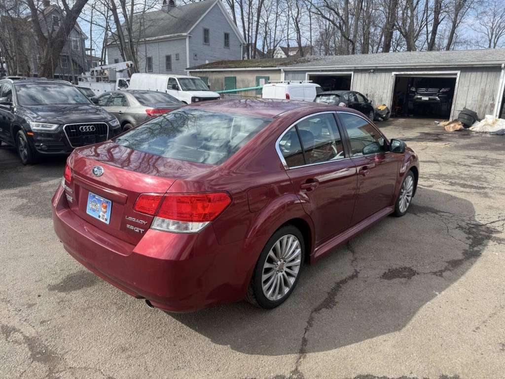 2010 Subaru Legacy Image 8