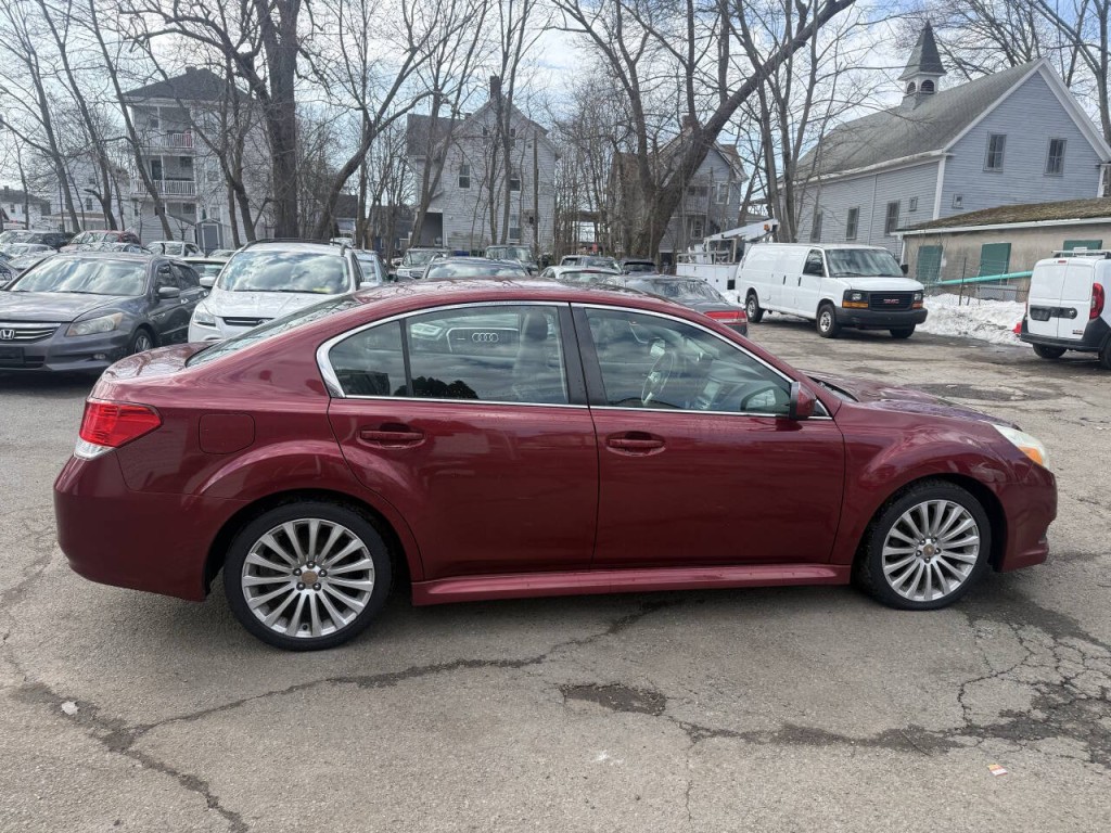 2010 Subaru Legacy Image 10