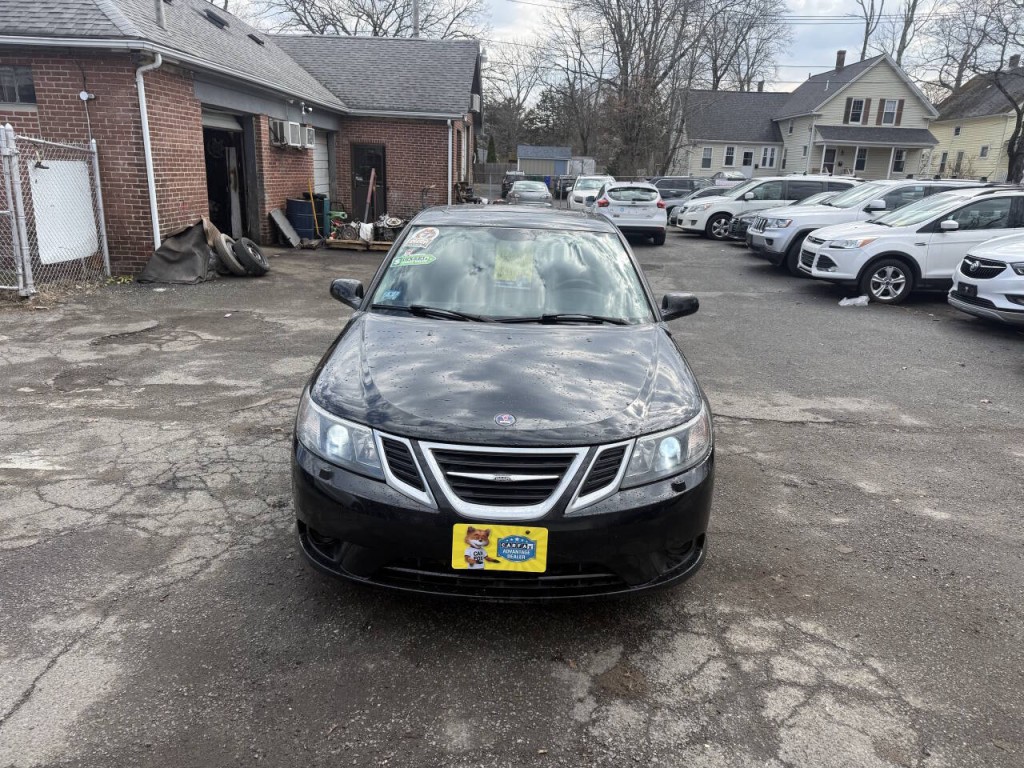 2010 Saab 9-3 Image 2