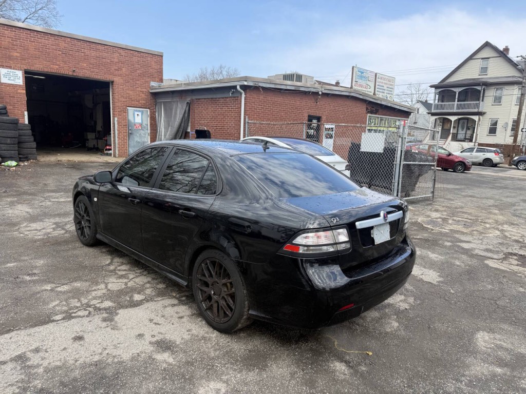 2010 Saab 9-3 Image 5
