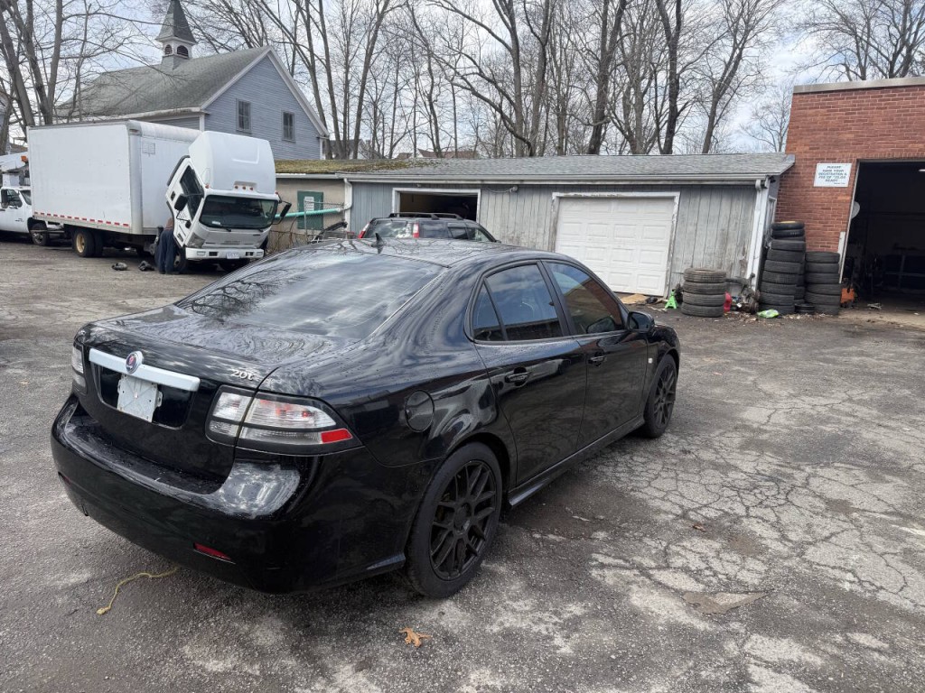 2010 Saab 9-3 Image 8