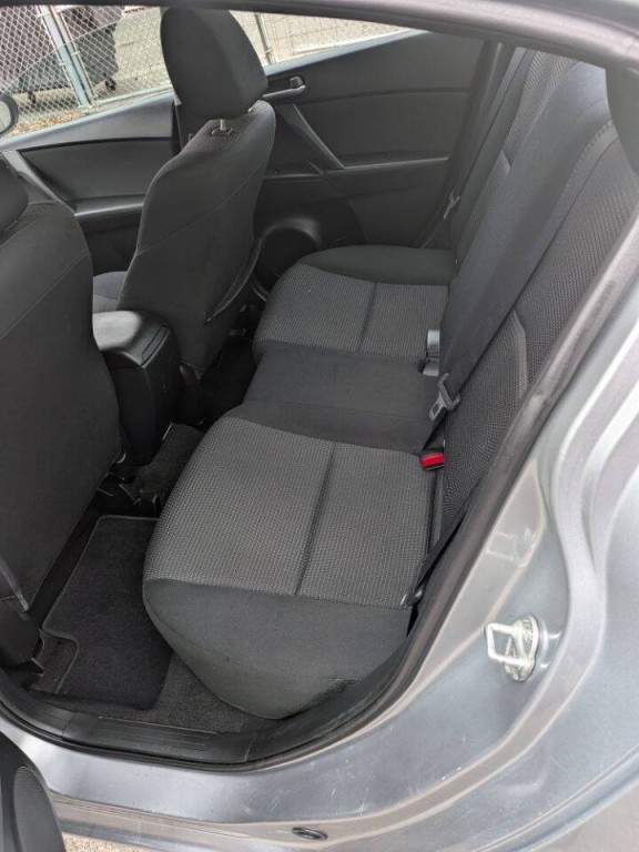 2013 Mazda Mazda3 Image 9