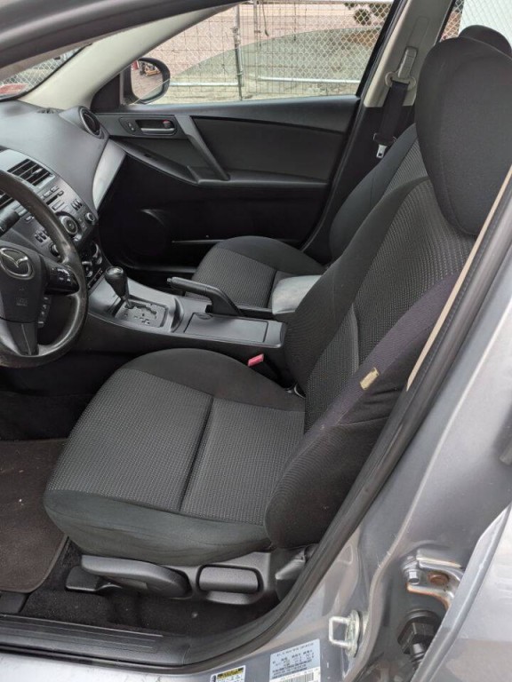 2013 Mazda Mazda3 Image 10