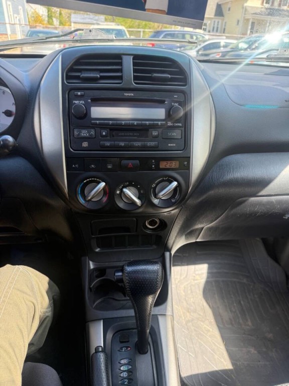 2004 Toyota Rav4 Image 12