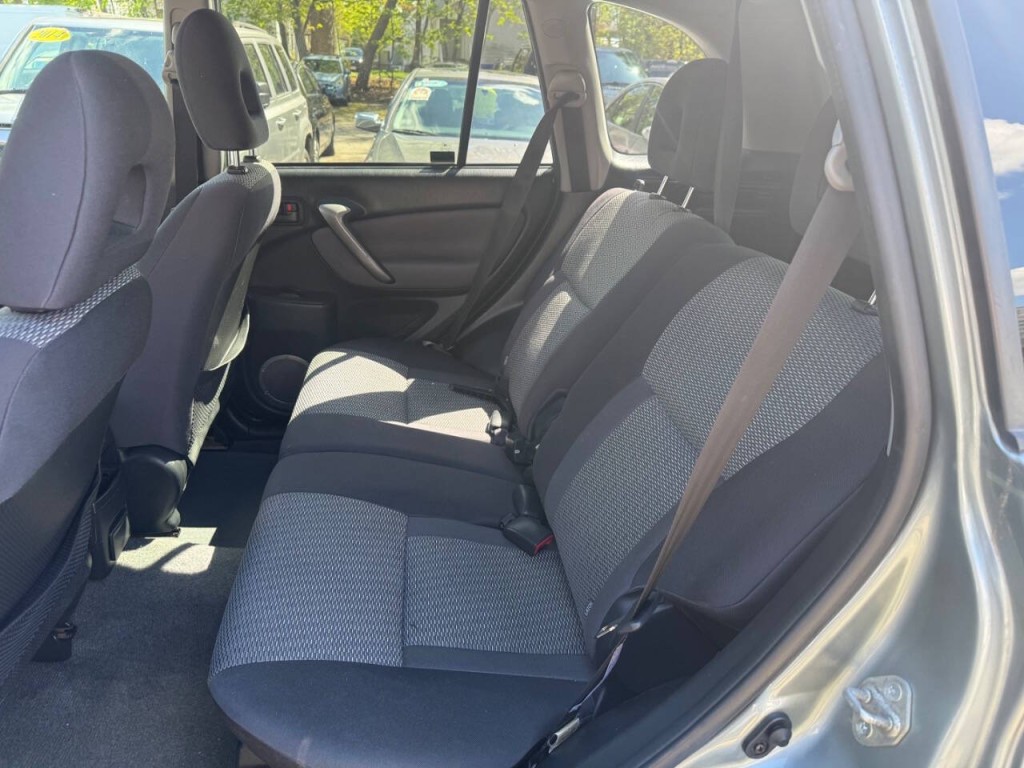 2004 Toyota Rav4 Image 14