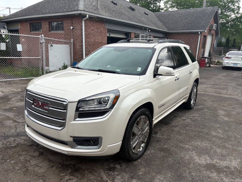2013 GMC Acadia Image 2