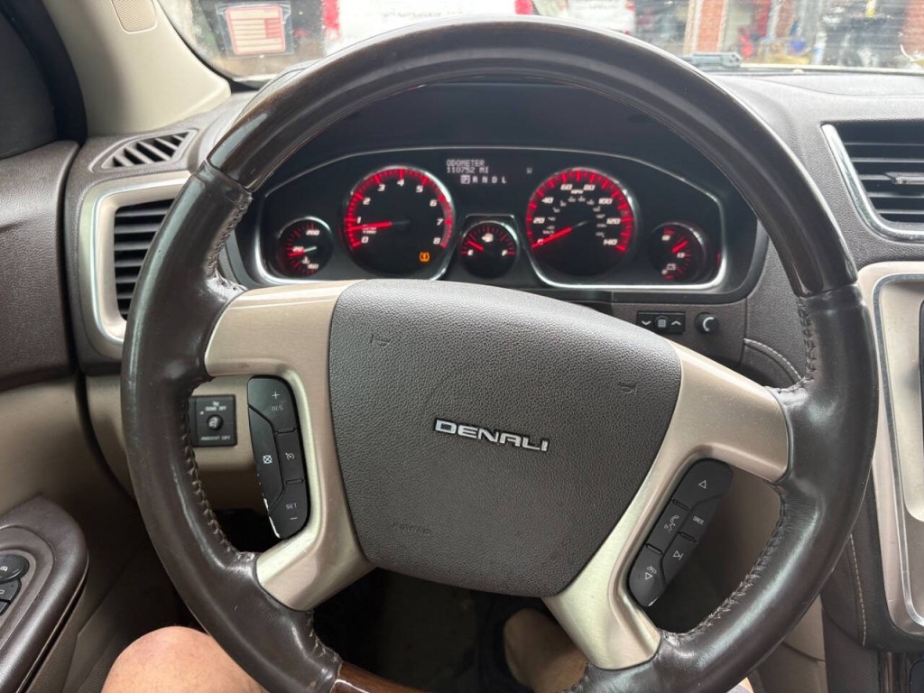 2013 GMC Acadia Image 10