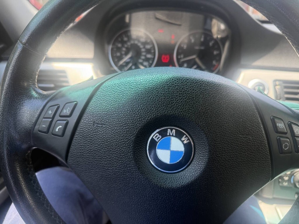 2006 BMW 3 Series Image 11