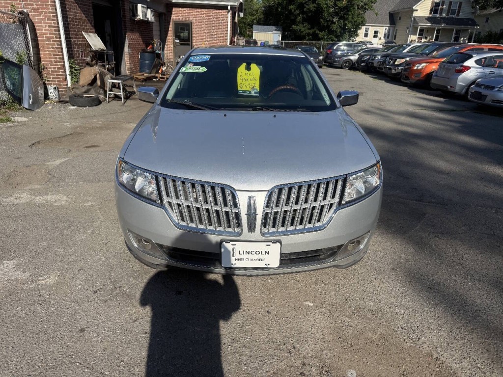 2012 Lincoln MKZ Image 2