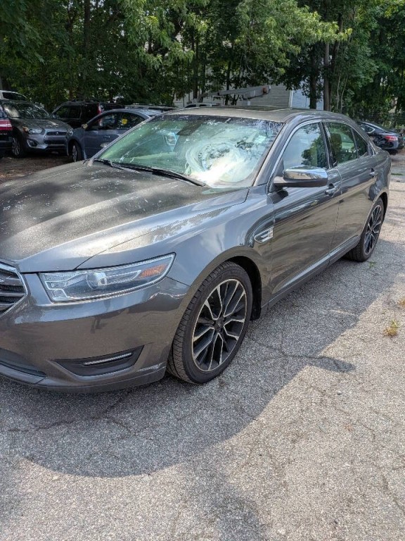 2019 Ford Taurus Image 4