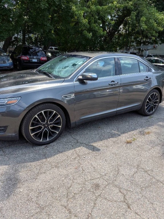 2019 Ford Taurus Image 5