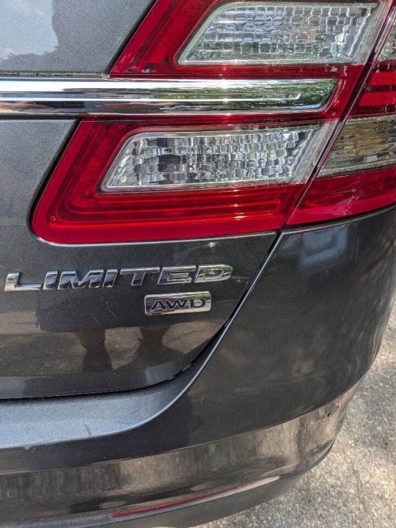 2019 Ford Taurus Image 8