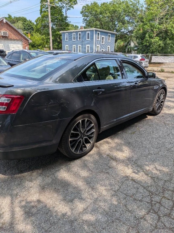 2019 Ford Taurus Image 10