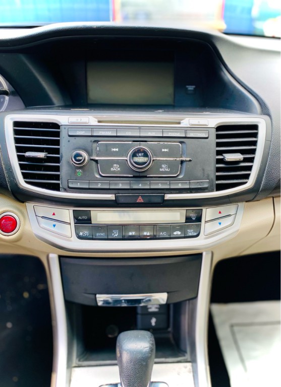 2015 Honda Accord Image 9