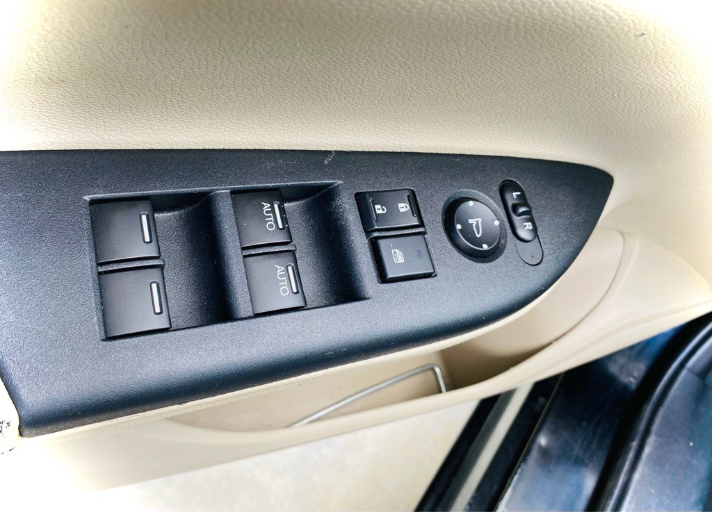 2015 Honda Accord Image 13