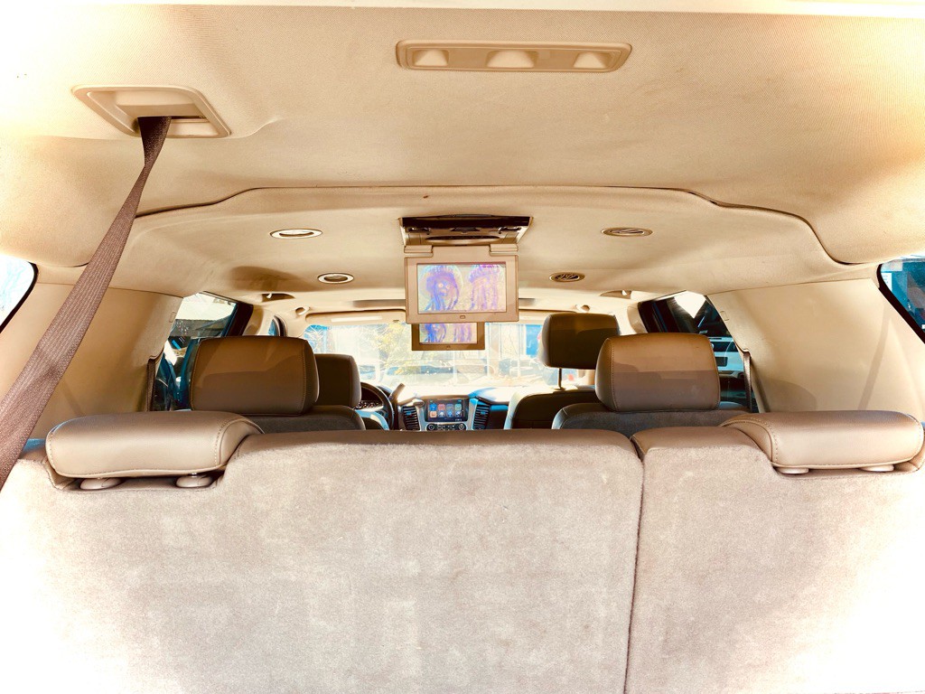 2017 Chevrolet Suburban Image 15