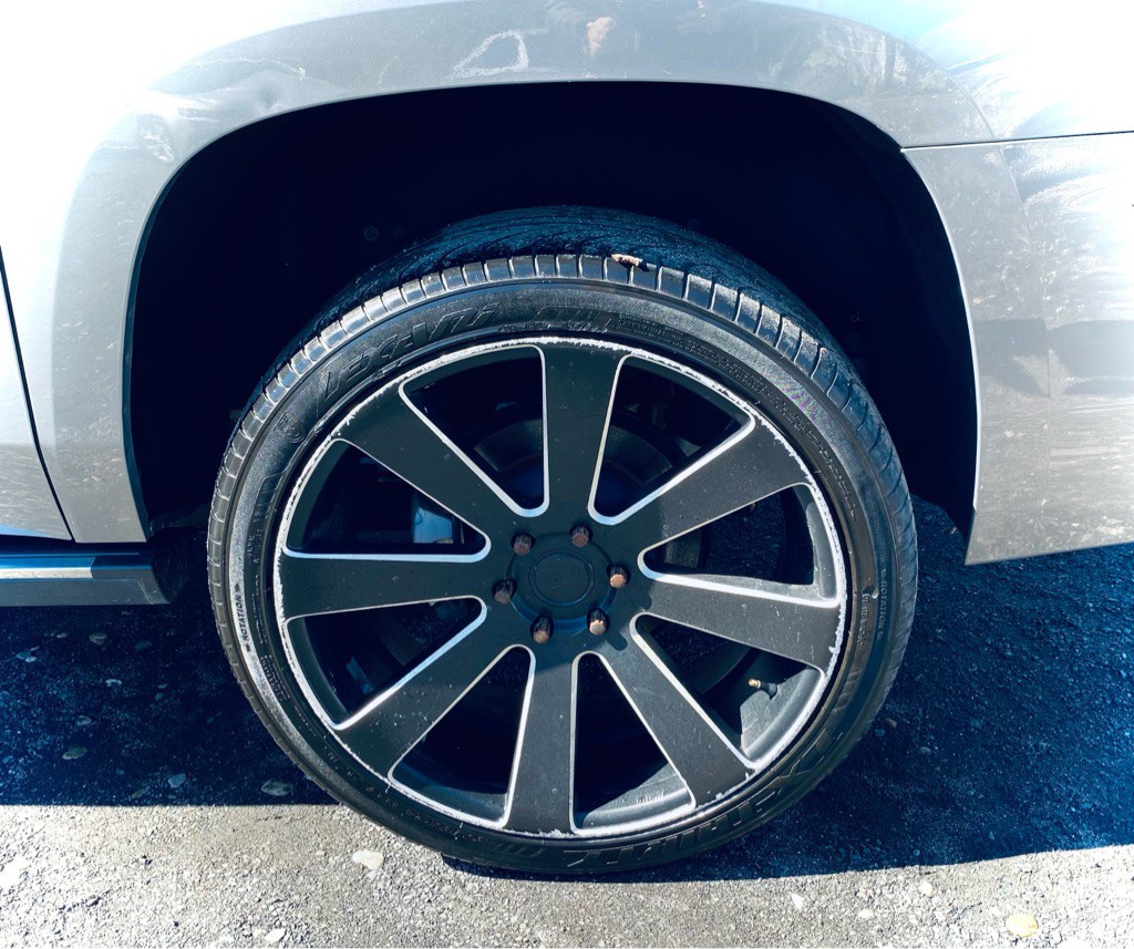 2017 Chevrolet Suburban Image 16