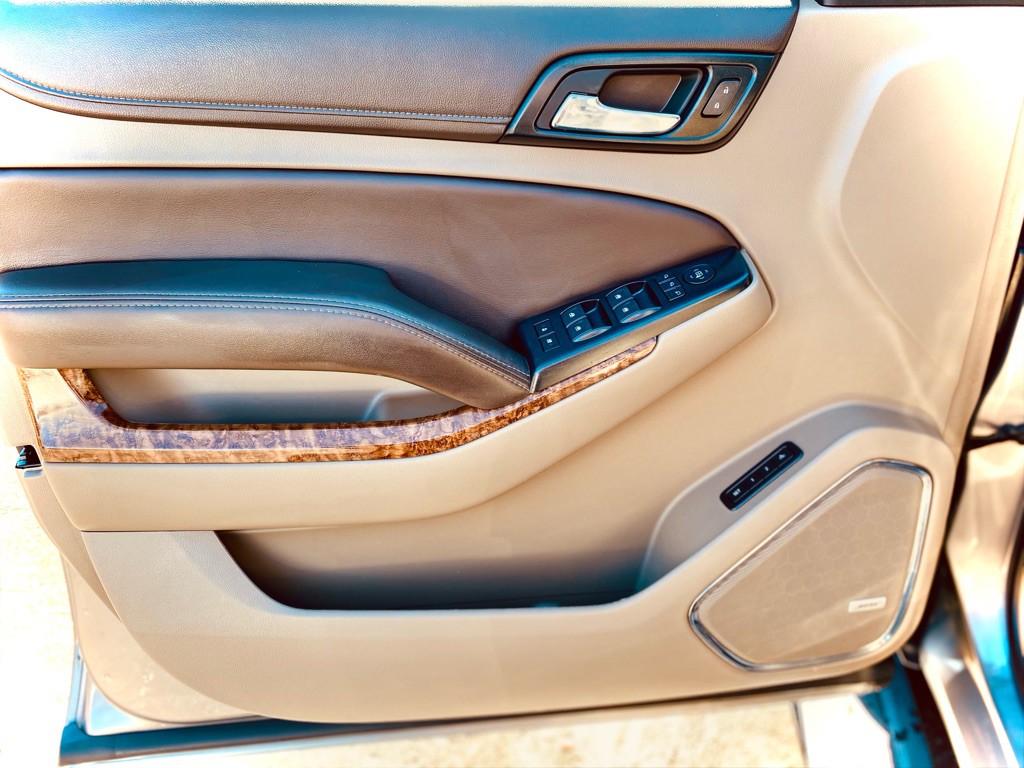 2017 Chevrolet Suburban Image 19