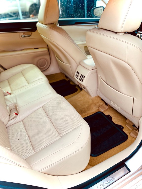 2013 Lexus ES Image 6