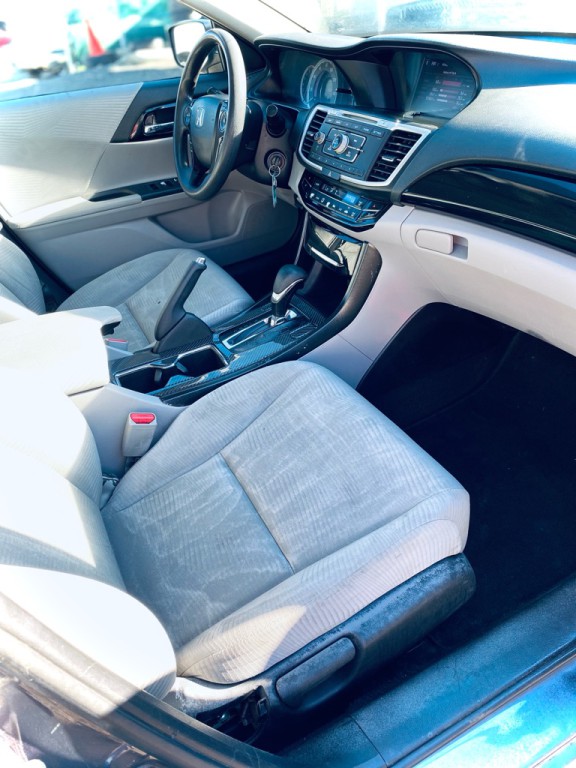 2017 Honda Accord Image 8