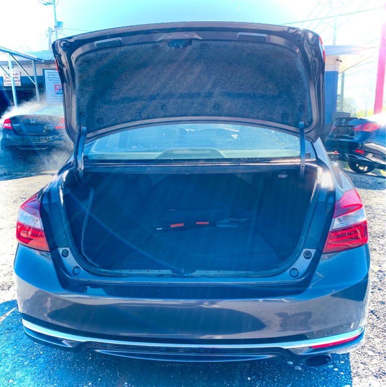 2017 Honda Accord Image 12