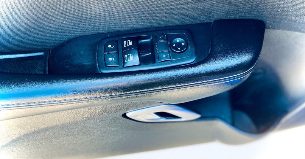 2018 Dodge Challenger Image 11