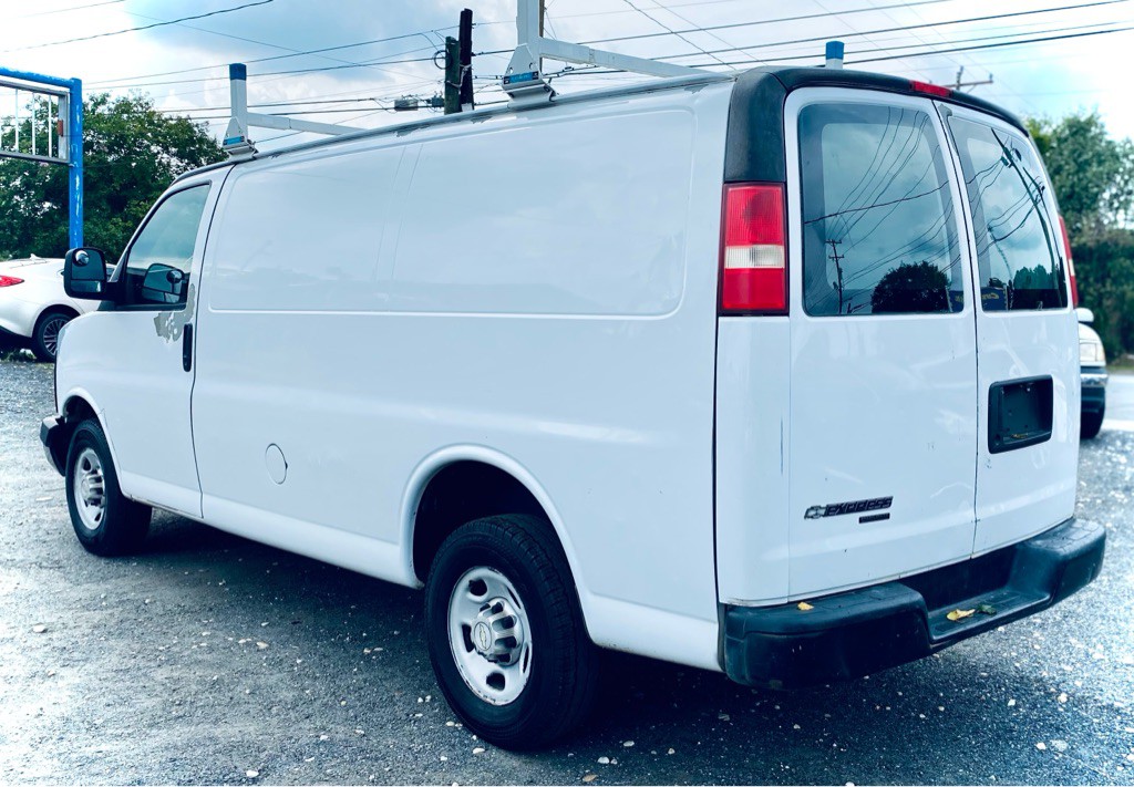 2013 Chevrolet Express Image 4