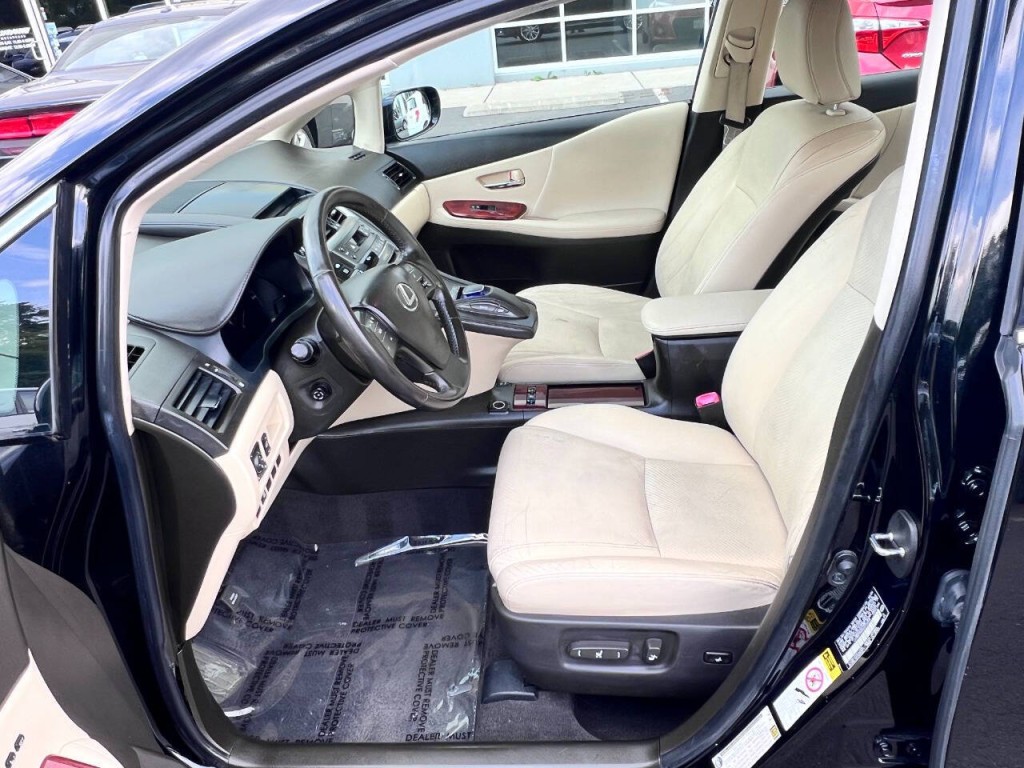 2010 Lexus HS 250h Image 9