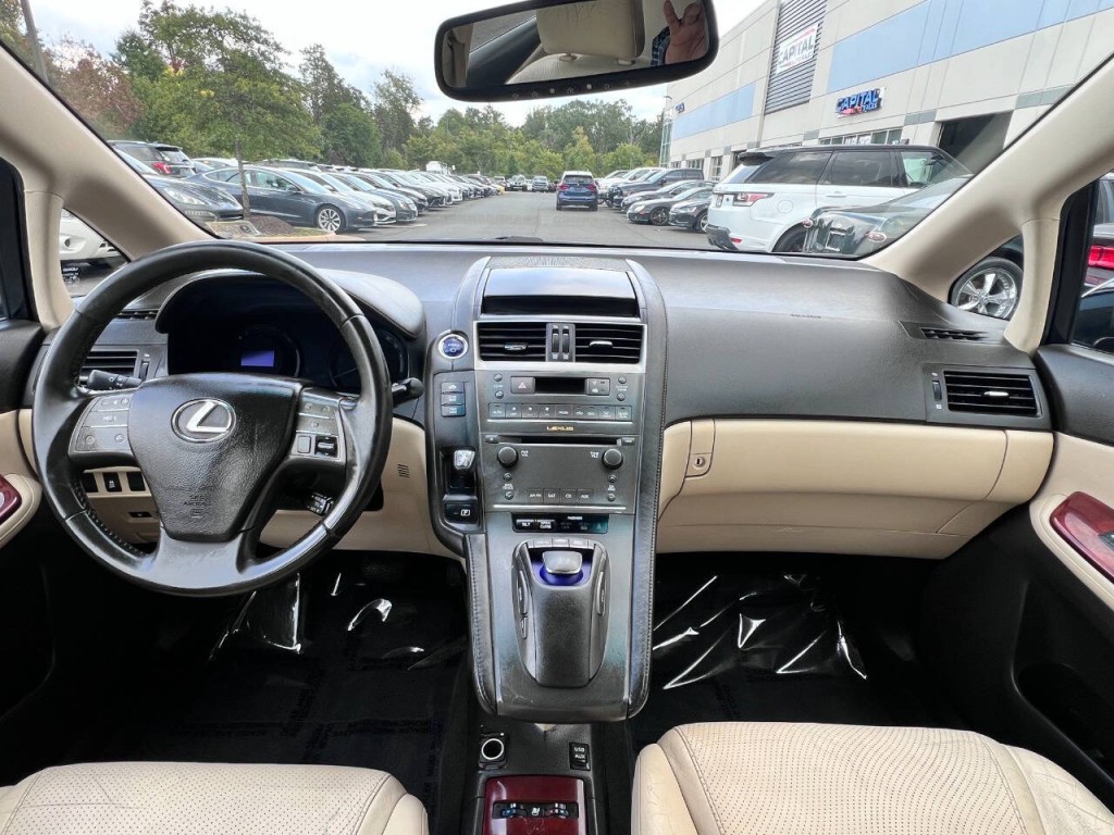 2010 Lexus HS 250h Image 17