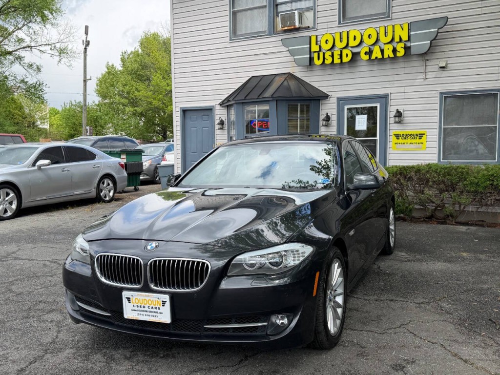 2013 BMW 5 Series Image 1