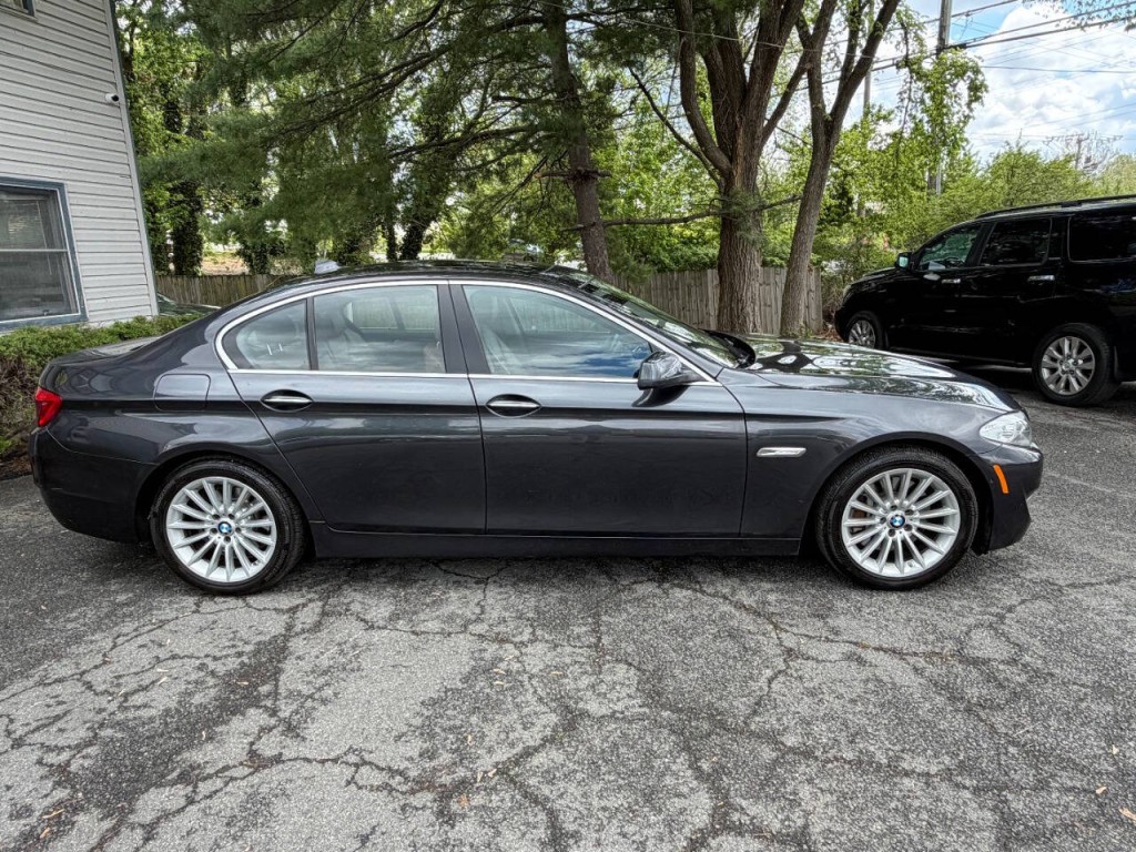 2013 BMW 5 Series Image 4
