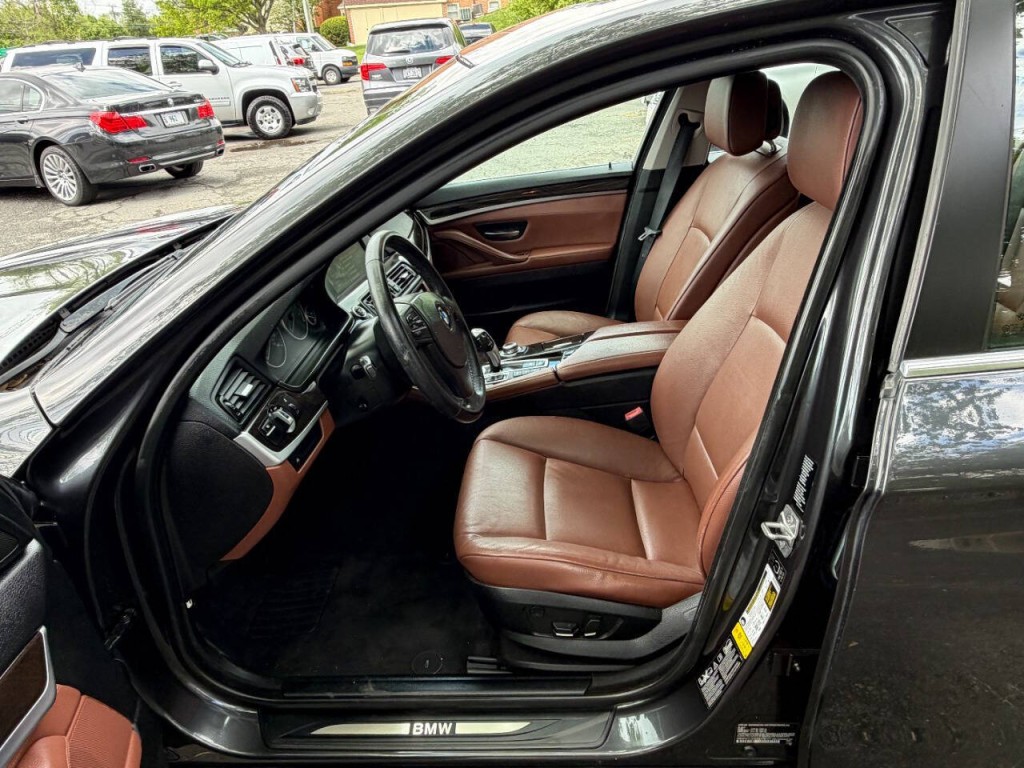 2013 BMW 5 Series Image 8