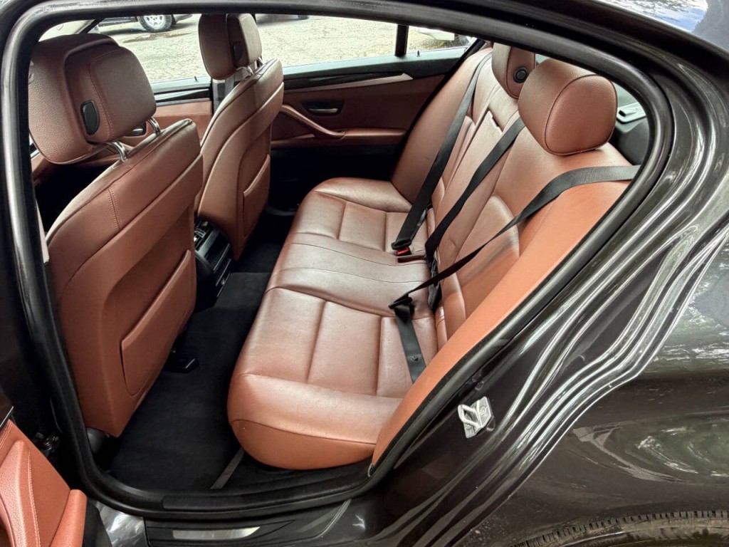 2013 BMW 5 Series Image 10