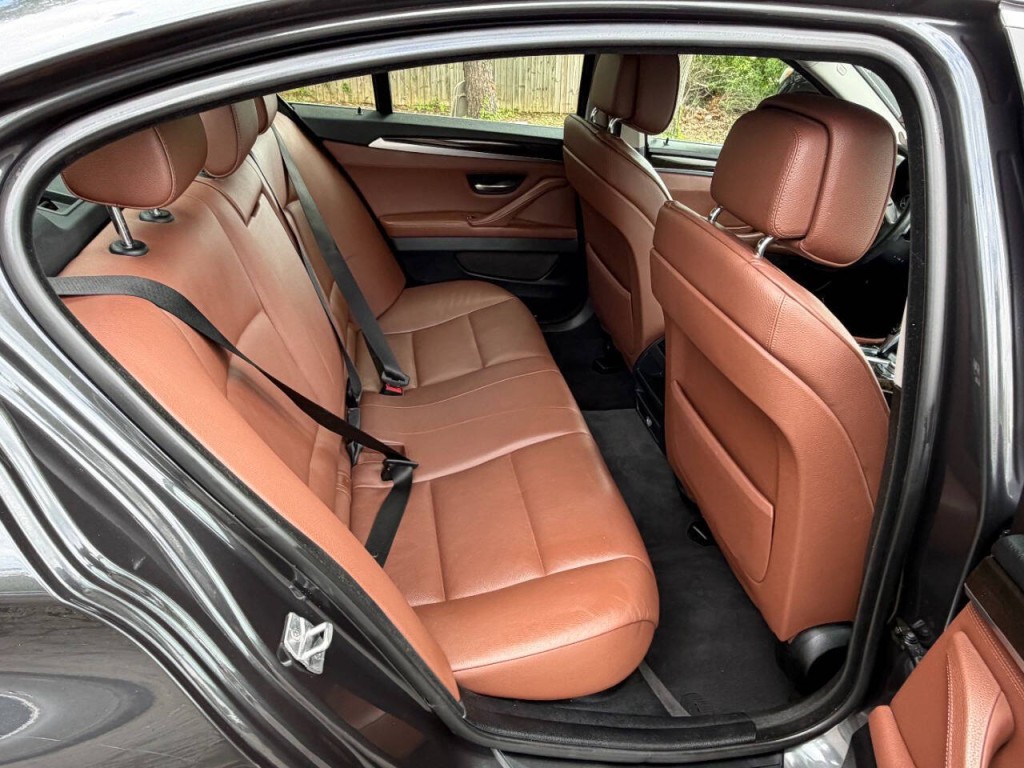2013 BMW 5 Series Image 14
