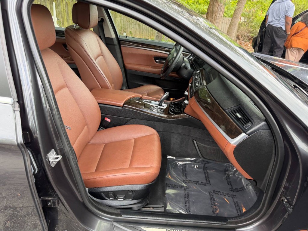 2013 BMW 5 Series Image 16
