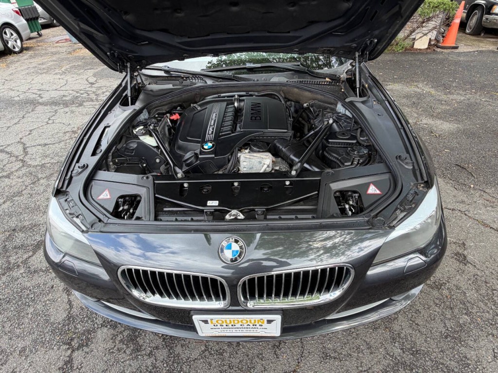 2013 BMW 5 Series Image 18