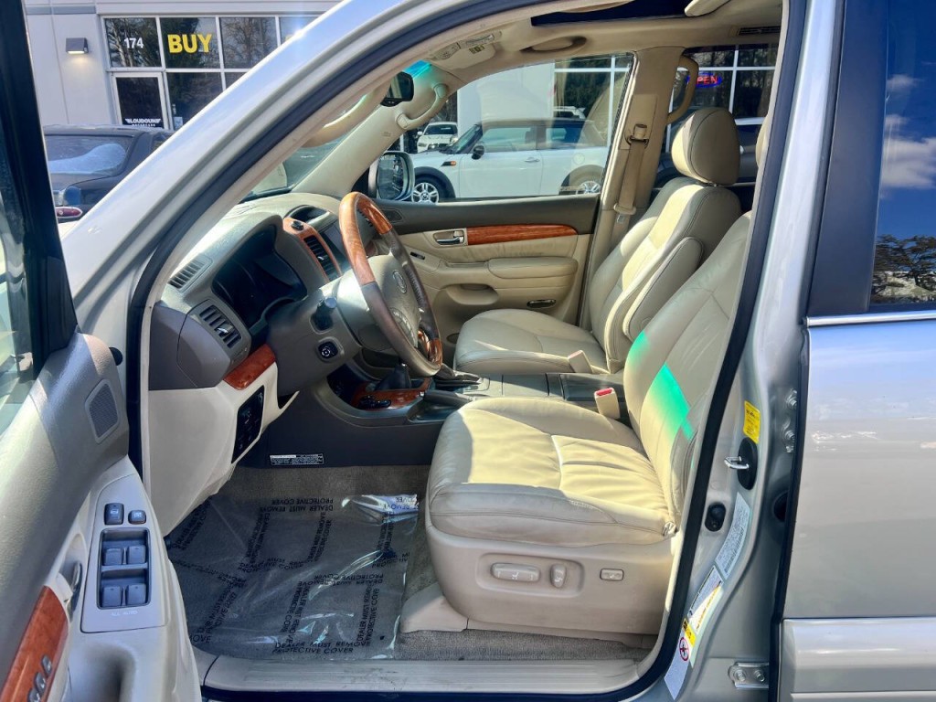 2004 Lexus GX 470 Image 9