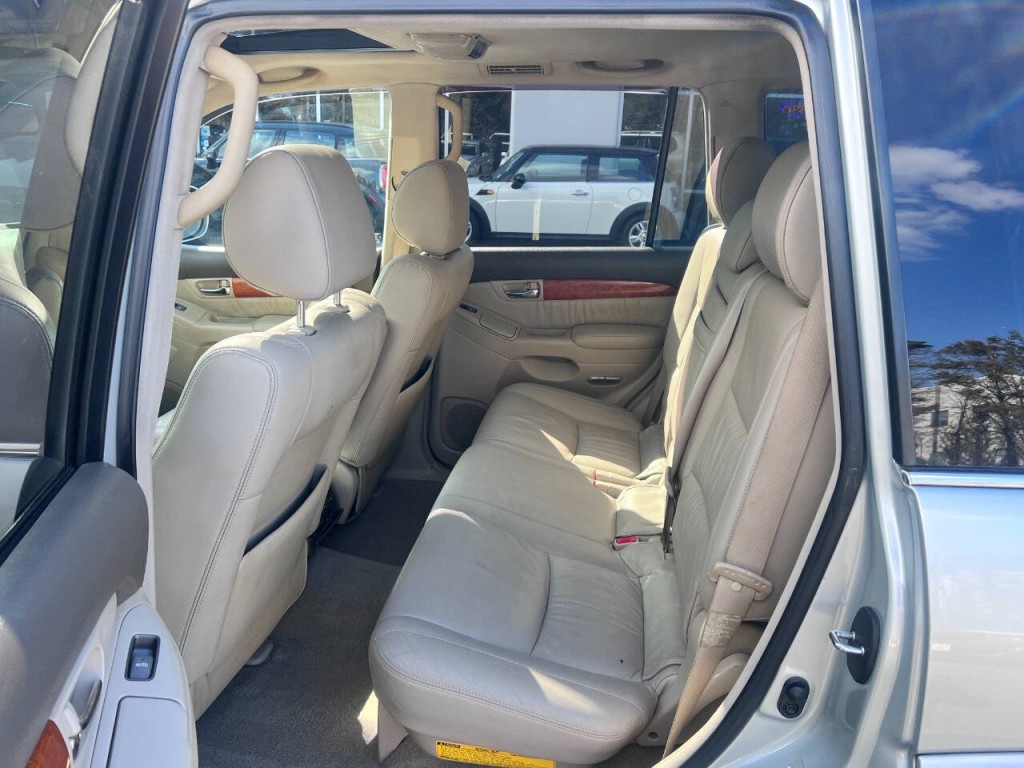 2004 Lexus GX 470 Image 11