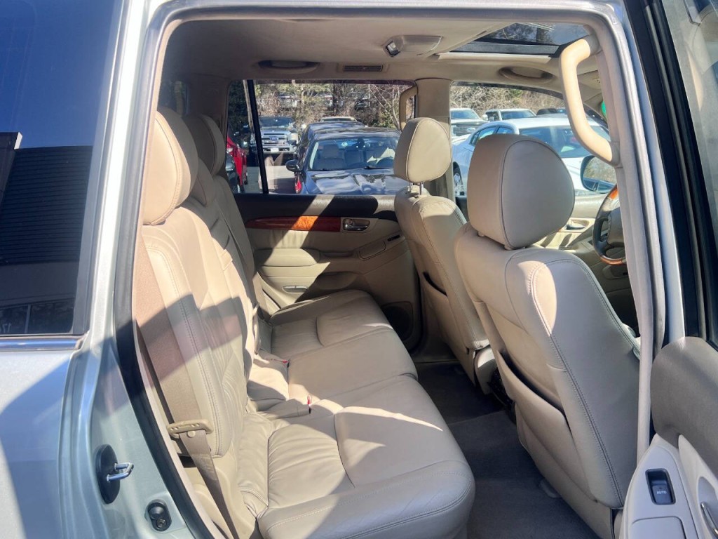 2004 Lexus GX 470 Image 13