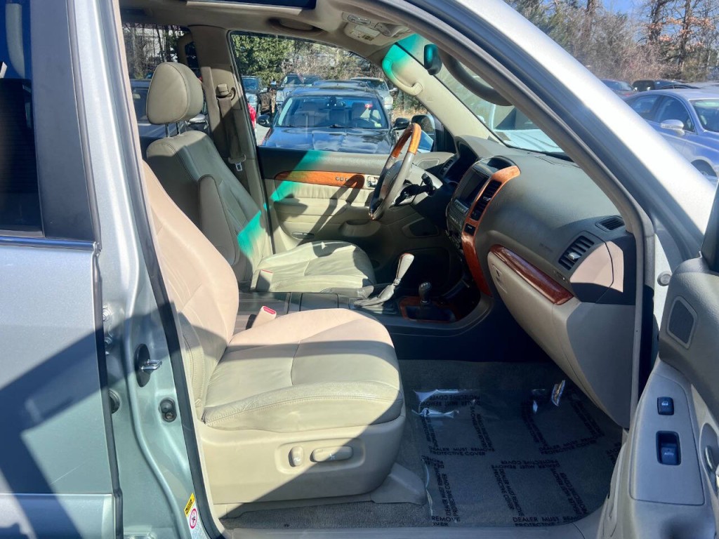 2004 Lexus GX 470 Image 15