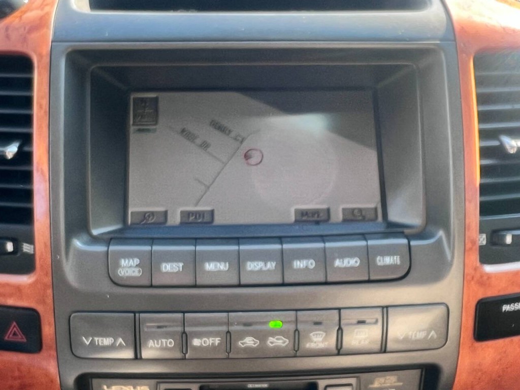 2004 Lexus GX 470 Image 24